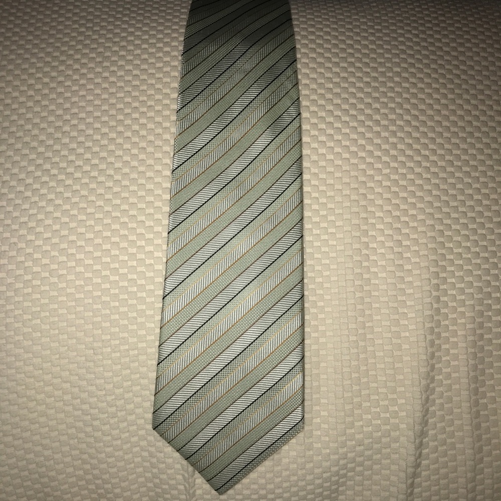 NWOT silk tie.